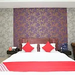 Oyo 28158 Avalon Taj View