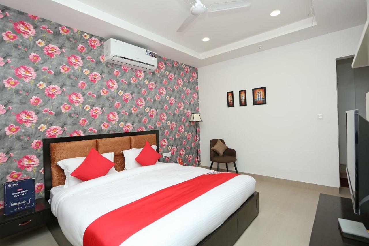 Oyo 28158 Avalon Taj View Hotel